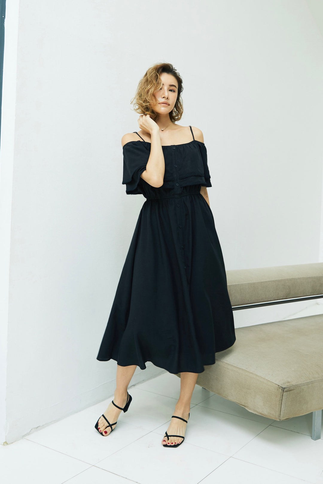 Off-Shoulder Flare Dress【white/black/purple】 – Valmuer